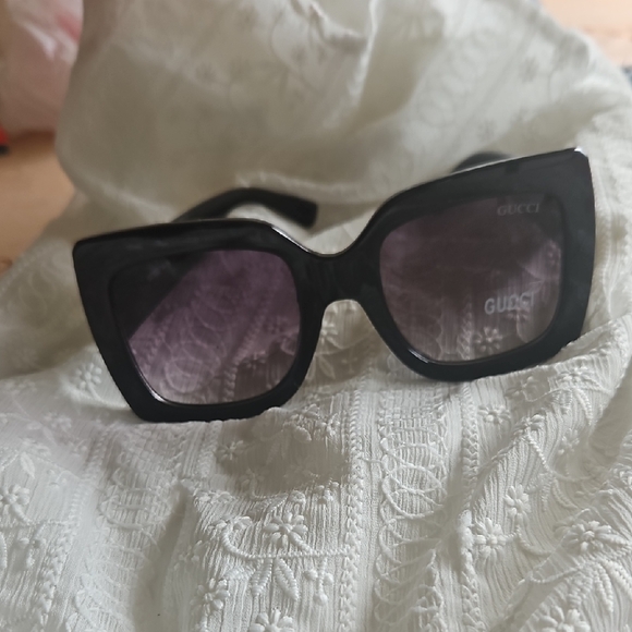 Gucci style Black Oversized Geometric Sunglasses - Picture 1 of 8